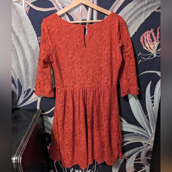 Lace Pumpkin Dress - Picture 2 of 2